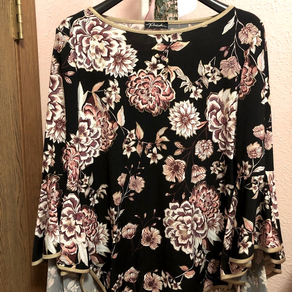 Floral Flutter Sleeve Top